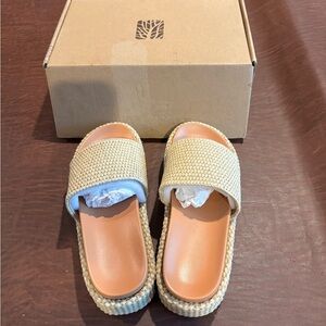NIB-Elegant Beige Raffia Espadrille Woven Women's Slides